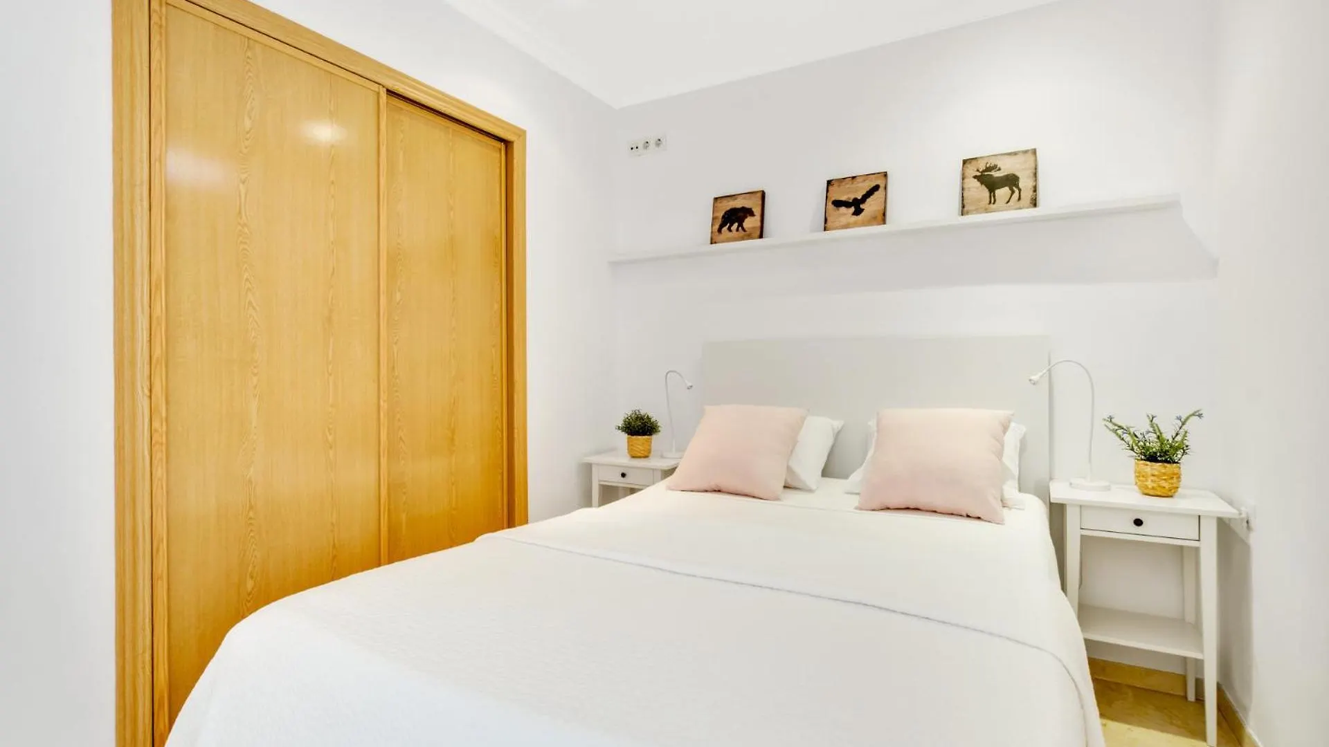 Suite Eden Torremolinos 0*,